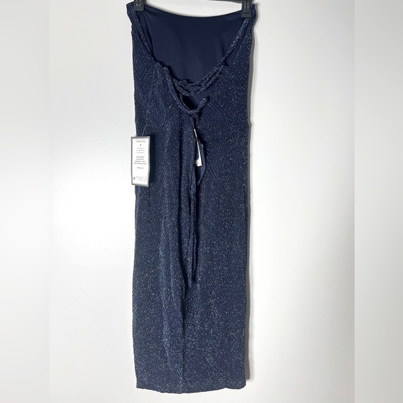 Speechless Juniors' Strappy-Back
Glitter-Knit Dress navy Jim size XL - Picture 8 of 10